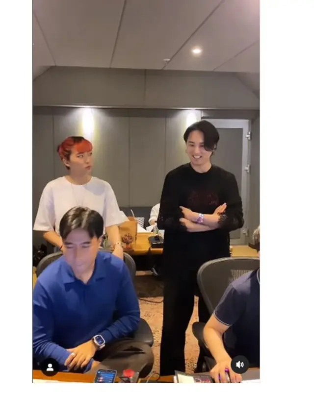 8 Momen Vidi Aldiano Liburan Sekaligus Kerja di Korea Selatan, Kunjungi Pop-Up Store EXO