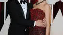 Seperti yang dilansir oleh Aceshowbiz, usai pagelaran fesyen show Victoria Secrets, Adam Levine tiba-tiba berikan kejutan ketika Behati sedang ulang tahun. (AFP/Bintang.com)