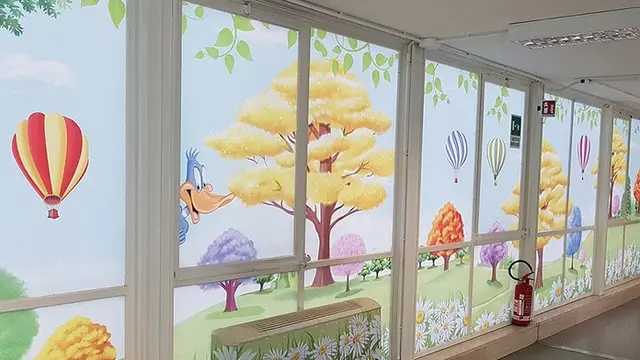 seniman Italia lukis RS anak