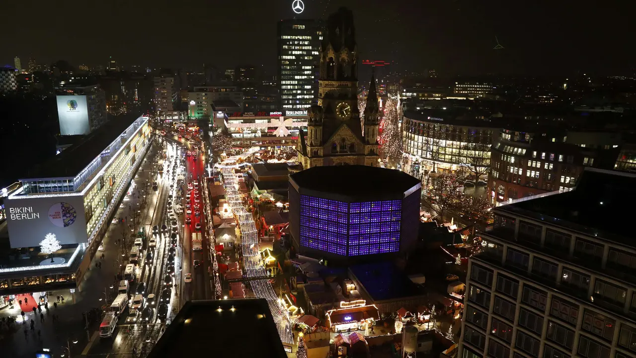 Kondisi pasar Natal Breitscheidplatz pasca-serangan truk maut. (Reuters)