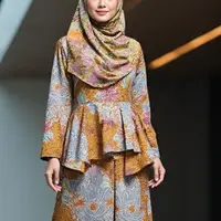 Gamis Batik Modern dengan Kombinasi (Foto: Meta AI)