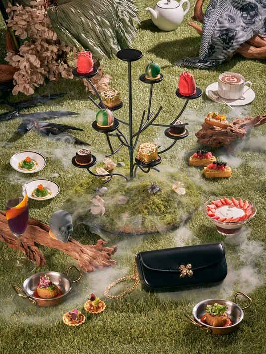Kolaborasi Afternoon Tea pertamanya dengan Alexander McQueen Aedisi terbatas ini akan tersedia setiap hari di Conservatory Park Hyatt Jakarta mulai 1 Oktober hingga 14 November 2025, pukul 12.00 hingga 17.30.  / Foto dok: Park Hyatt Jakarta