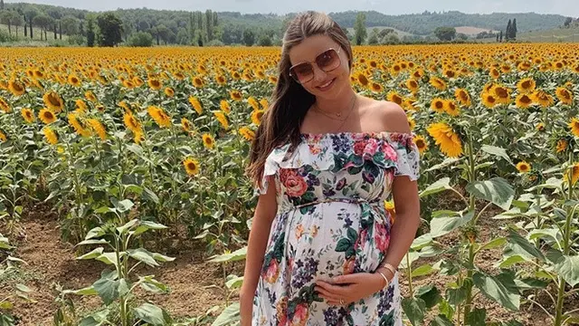 Lahirkan Anak Ke-3, Ini 7 Pesona Miranda Kerr Saat Hamil