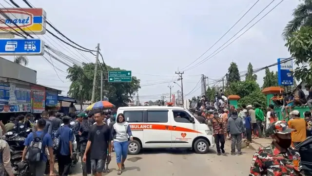 Ribuan Warga Blokir Jalan di Parung Panjang Bogor