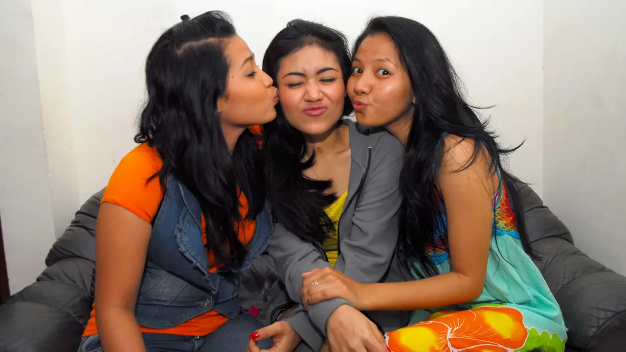 Tutha, Rasya, Lydia D'Academy