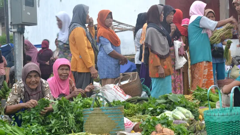 Ilustrasi – Pasar Karangpucung. Ruas Tol Diharapkan bisa menjadi pengungkit ekonomi masyarakat Cilacap. (Foto: Liputan6.com/Muhamad Ridlo)