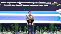 Presiden Jokowi dalam Temu Tahunan XXV Forum Rektor Indonesia di Surabaya, Senin (15/1/2024). (Foto: Biro Pers Sekretariat Presiden)