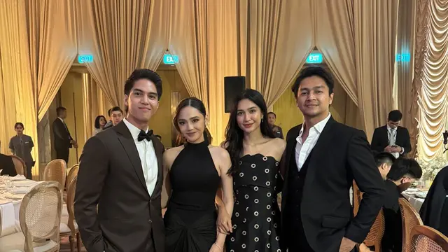 Couple Artis Elegan Hadir di Resepsi Pernikahan Al Ghazali dan Alyssa Daguise. [@miktambayong]