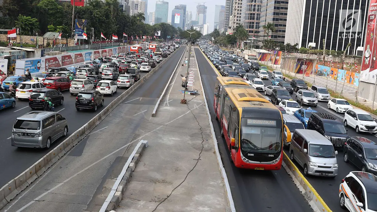Warga Antusias Nonton Asian Games, Kawasan Senayan Macet Parah