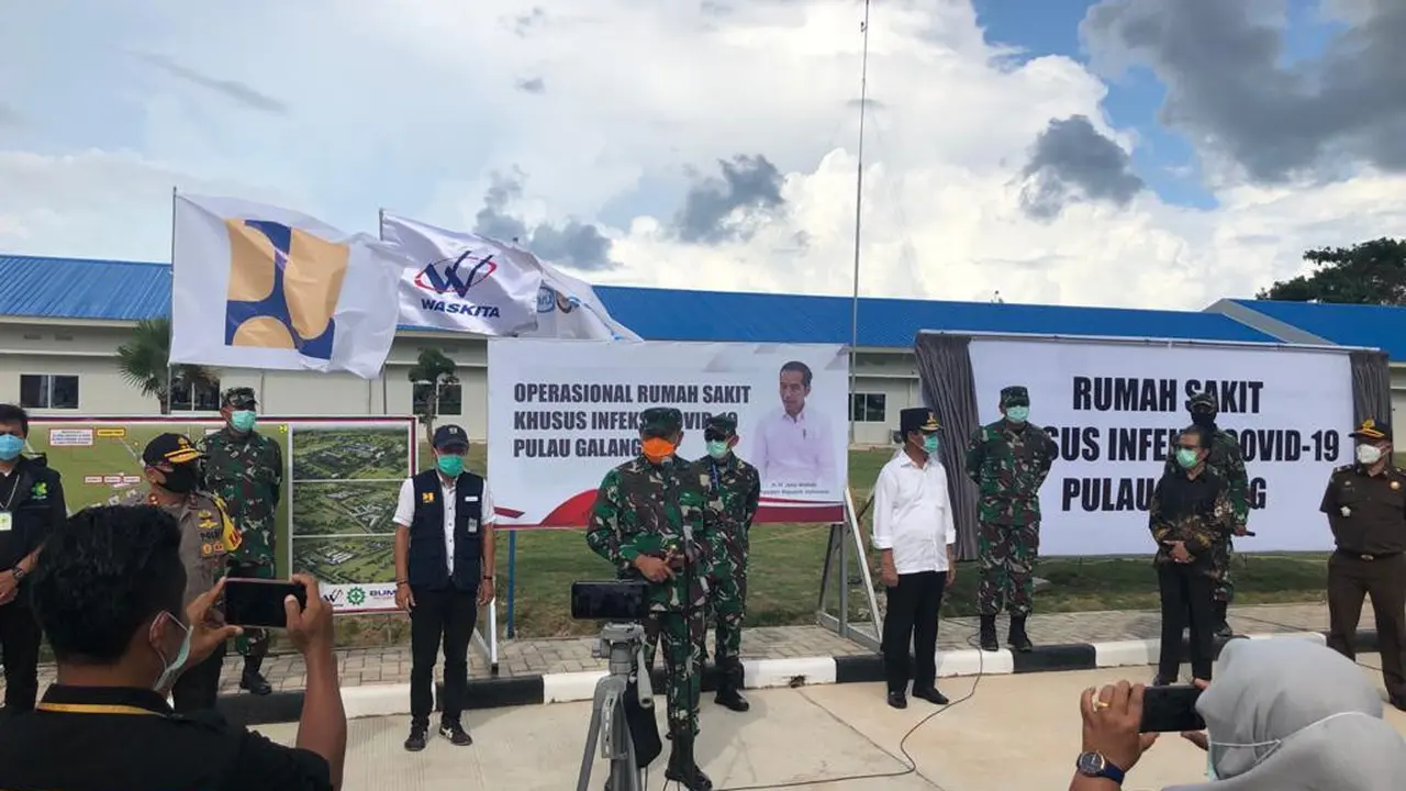 Panglima Komando Gabungan Wilayah Pertahanan I (Pangkogabwilhan I) Laksdya TNI Yudo Margono, S.E., M.M. meresmikan operasional Rumah Sakit Khusus bagi pasien Covid-19 di  Pulau Galang, Kota Batam, Provinsi Kepri, Senin sore (6/4/2020).