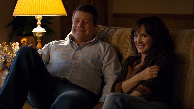 Bob (Sean Astin) dalam Stranger Things Season 3 (Netflix)