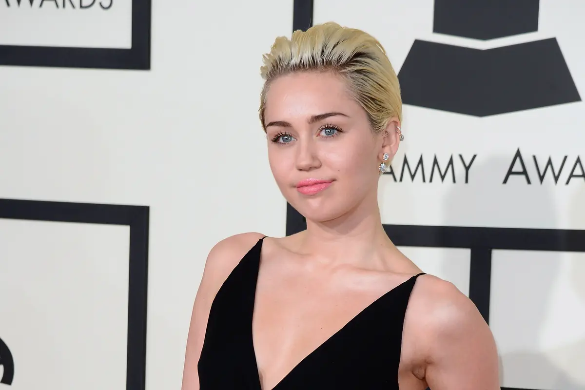 [Bintang] Miley Cyrus