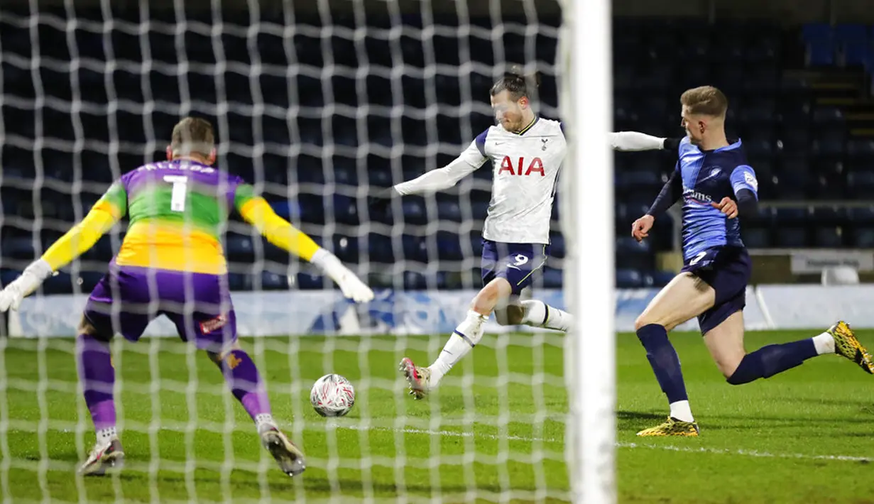 FOTO: Libas Wycombe Wanderers, Tottenham Hotspur Melaju ke 16 Besar ...