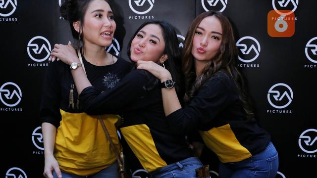 [Bintang] Ayu Ting Ting - Dewi Perssik - Zaskia Gotik