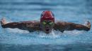 Perenang Indonesia, Triady Fauzi, berlatih jelang SEA Games 2017 Malaysia di Tirta Arum Swimming Pool Badung, Bali, Jumat (30/6/2017). (Bola.com/Vitalis Yogi Trisna)