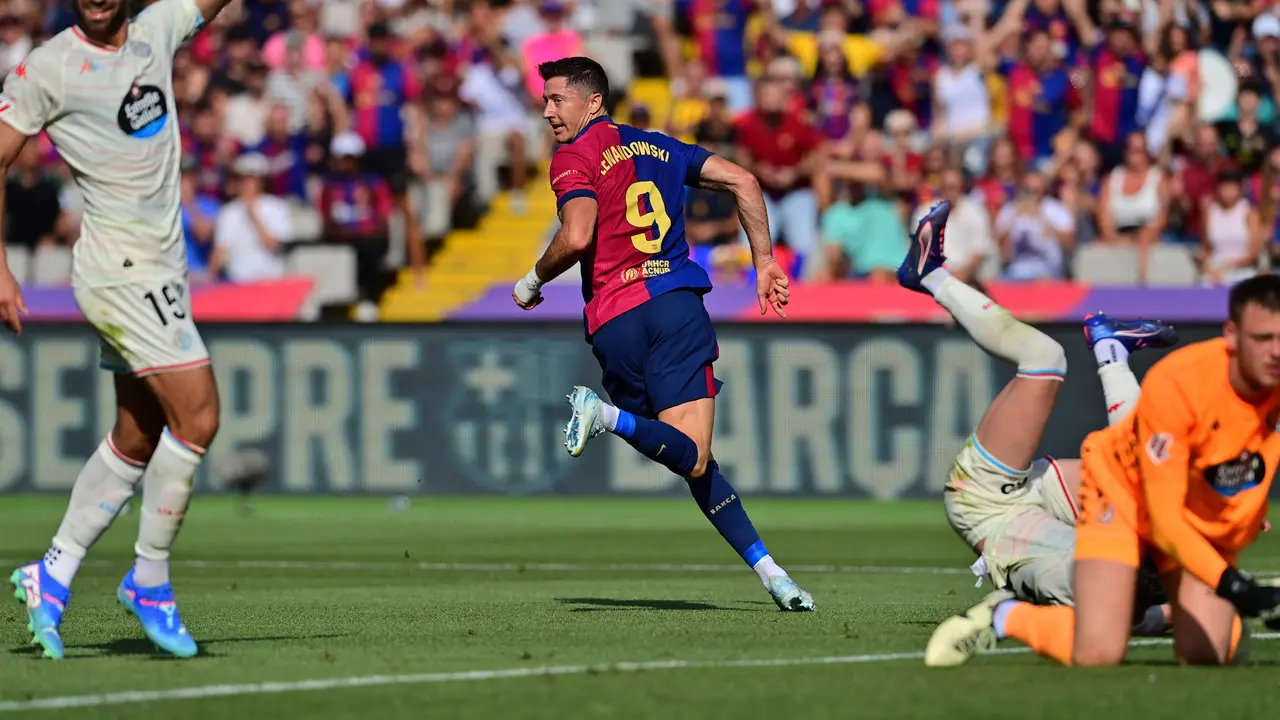Selebrasi pemain Barcelona ketika melumat Valladolid 7-0 di LaLiga