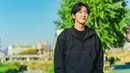 Kabar mengenai rencana pernikahan Lee Sang Yeob dan kekasih ini diungkap oleh Media Korea Selatan, Sport Seoul pada Senin (25/9/2023). Sang Yeob pun diketahui akan menikah dengan kekasih non selebriti pada Maret 2024 mendatang. (Liputan6.com/IG/@sangyeob)