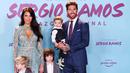 Sergio Ramos merupakan salah satu pesepak bola yang memiliki keluarga harmonis. Kini bek Real Madrid itu telah dikarunia empat anak dari hasil hubungannya bersama perempuan cantik bernama Pilar Rubio. (AFP/Gabriel Bouys)