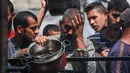 Sementara itu, Badan Bantuan dan Pekerjaan PBB untuk Pengungsi Palestina di Timur Dekat (UNRWA) mengatakan semakin lama blokade, semakin besar pula kerusakan yang tidak dapat diperbaiki terhadap kehidupan banyak orang di Gaza. (Bashar TALEB/AFP)