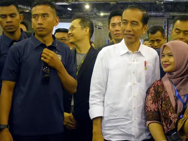 Presiden Joko Widodo saat menghadiri acara bertajuk "Young On Top NationalConference (YOTCN) di Balai Kartini, Jakarta, Sabtu (25/8). Acara ini dihadiri sebagian besar anak muda. (Liputan6.com/Pool/Ist)