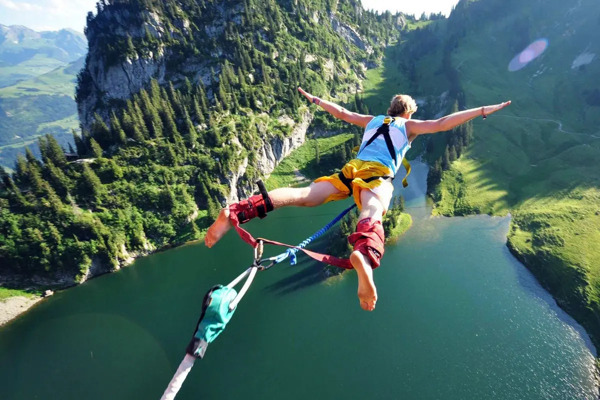 [Bintang] Adrenalin Junkie, 3 Shio Ini Gemar Hadapi Tantangan Ekstrem!