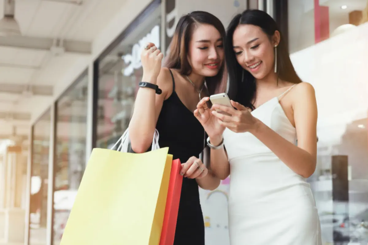3 Hal yang Bisa Kamu Lakukan Sambil Berbelanja