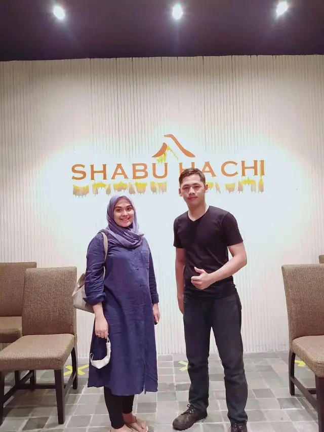 Usia Kehamilan 5 Bulan, Ini 6 Potret Vebby Palwinta Pamer Baby Bump