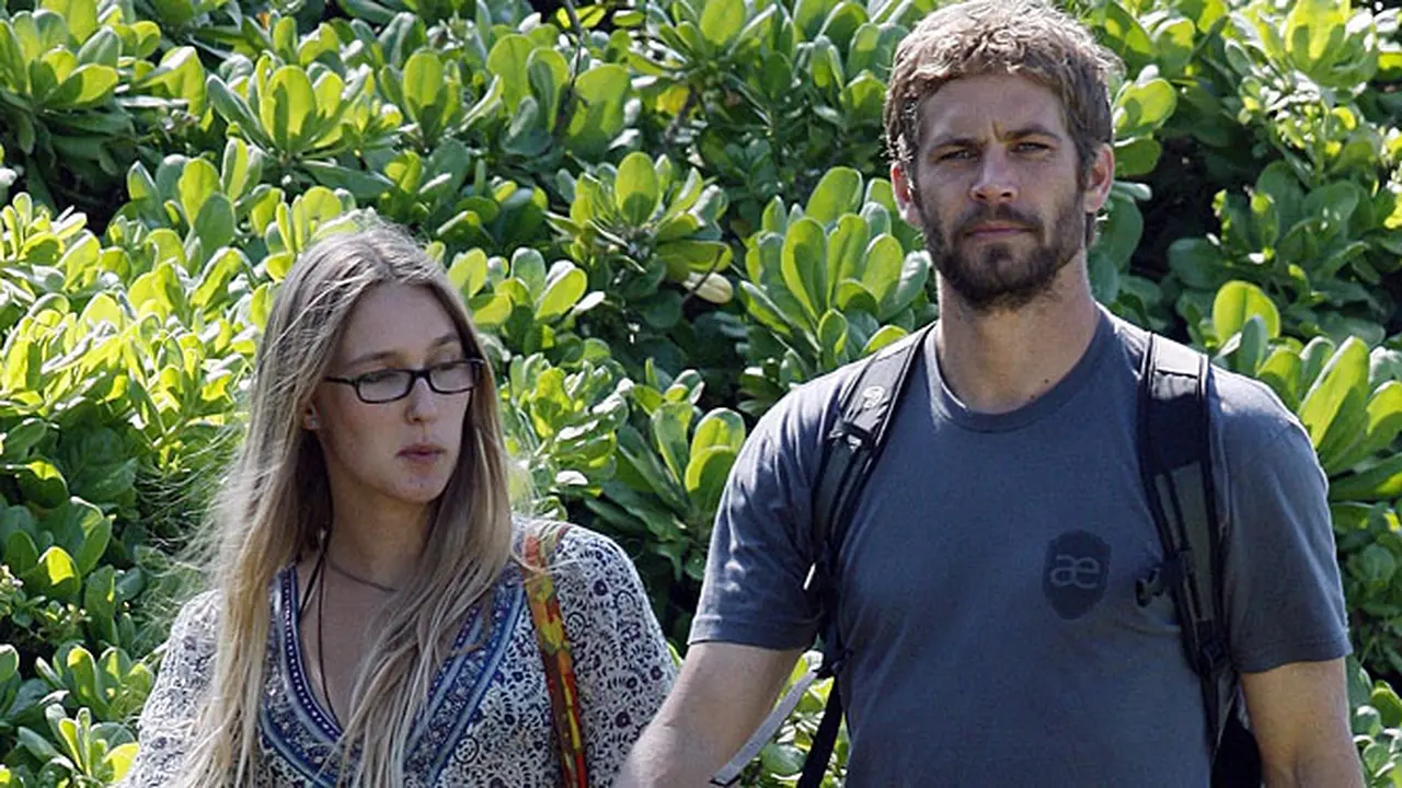 paul-walker-jasmin-131202b.jpg