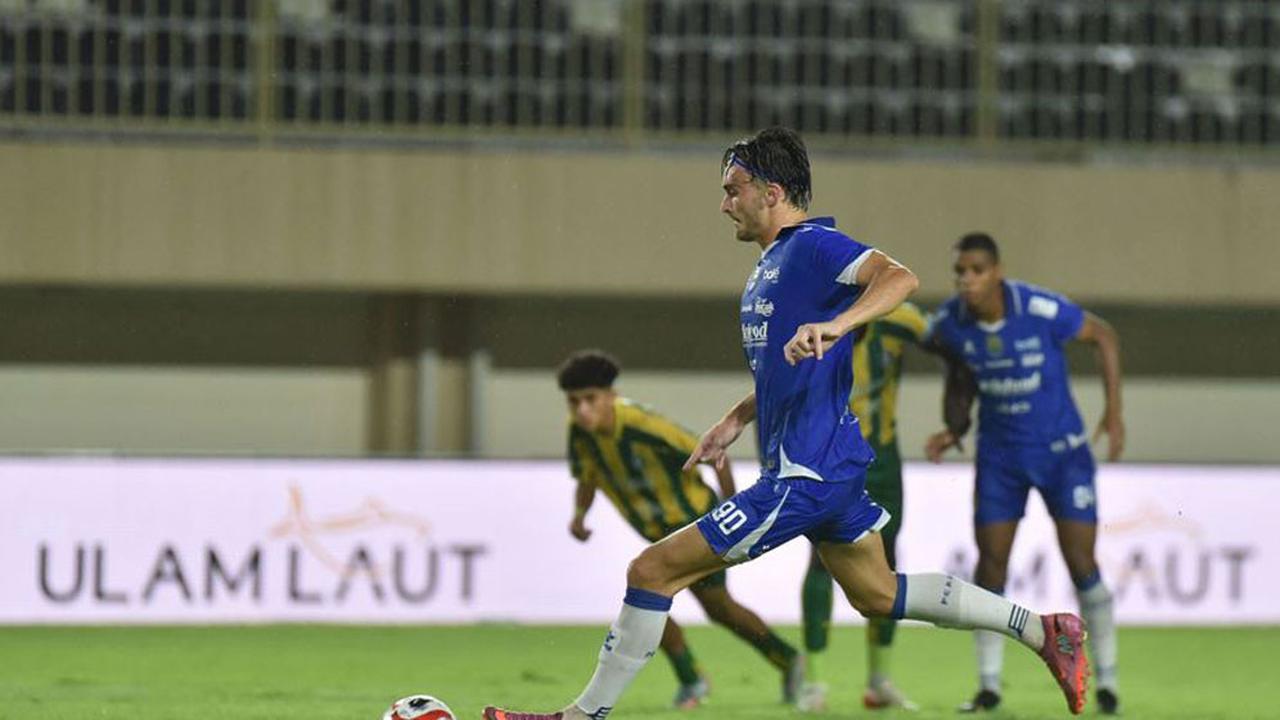 Penyerang Persib Bandung, Andrew Jung