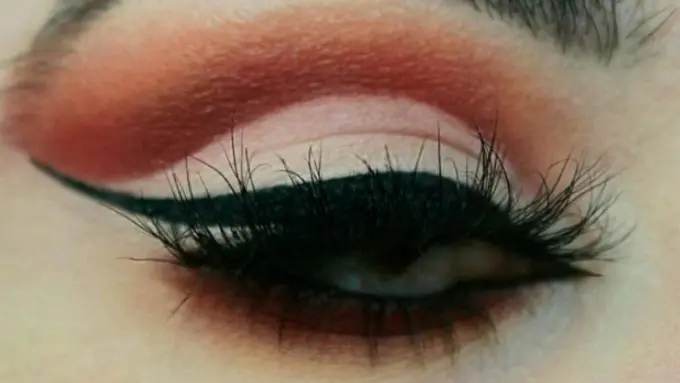 Trik Riasan Mata yang Nggak Kamu Tahu, Apa Saja?