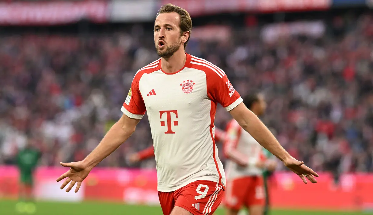 Harry Kane didatangkan Bayern Munchen dari klub Premier League, Tottenham Hotspur pada awal musim 2023/2024 dengan nilai transfer mencapai 95 juta euro. Bersama Tottenham Hotspur yang dibelanya di Premier League mulai 2010/2011 hingga 2022/2023 ia sama sekali belum pernah mencicipi gelar juara liga. (AFP/Lukas Barth)