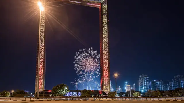 Ilustrasi perayaan kembang api/Departemen Ekonomi dan Pariwisata Dubai (DET)