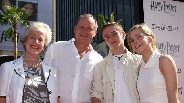 [Bintang] Emma Watson, Alex Watson dan keluarga