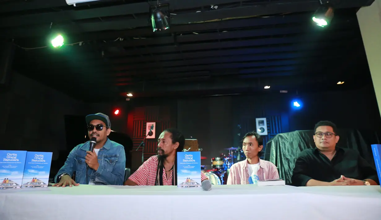 Mengenai pembuatan album religi tersebut, pria 41 tahun itu akan memulai rekaman pada 18 April mendatang. Albumnya religinya ini akan memuat enam lagu. (Adrian Putra/Bintang.com)