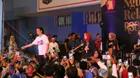 Politikus Partai Gerindra Rahayu Saraswati bernyanyi bersama grup musik religi, Sabyan. (Istimewa)