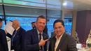 Legenda Lottar Matthaus juga diajak berfoto oleh Erick Thohir. Wajah sumringah bisa bertemu dengan Lottar Matthaus tak bisa disembunyikan oleh Erick. Momen pertemuan Erick dengan legenda sepak bola pun viral di Instagram hingga postingannya banjir like dan komentar. (Liputan6.com/IG/erickthohir)