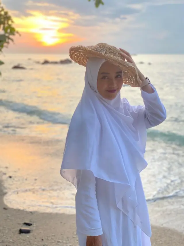 Lama Vakum, Ini 7 Potret Terbaru Nuri Maulida yang Makin Menawan