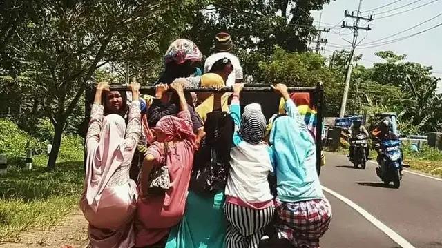 Jangan Gegabah Jika Berjumpa Ibu-Ibu di Jalan Raya, Berikut Kumpulan Buktinya (ist)