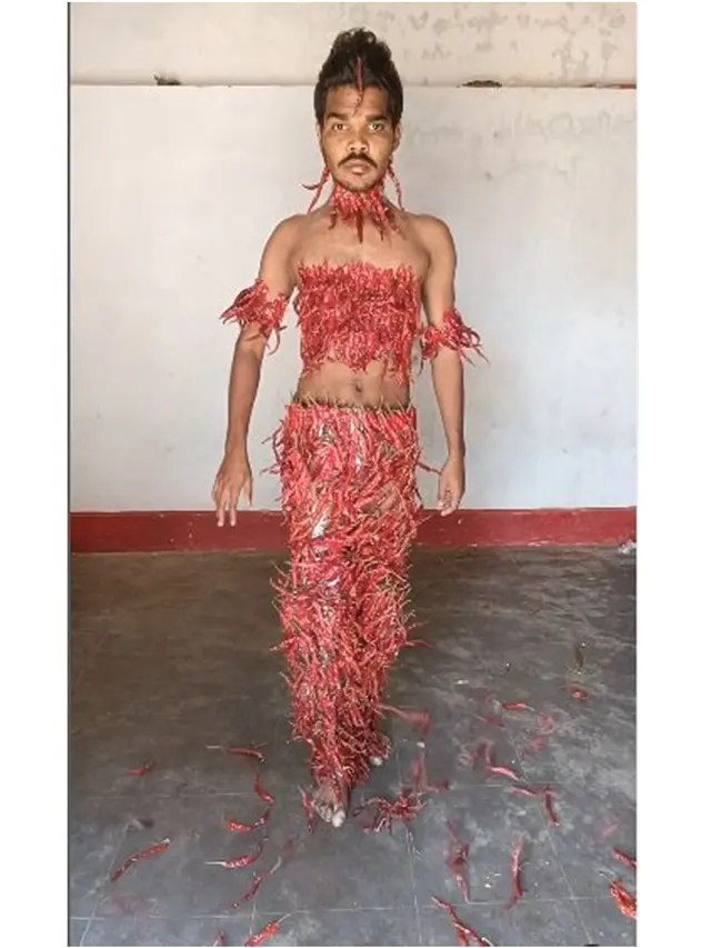 Mimi Peri Versi India, Ini 6 Potret Nyeleneh Pria Pakai Baju Tema Tanaman