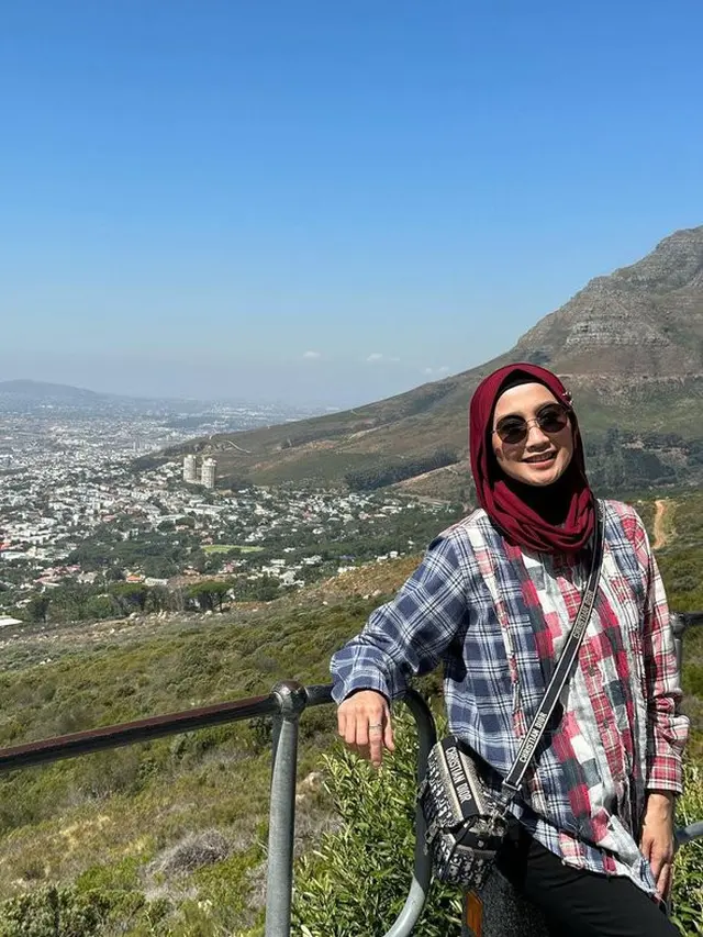 [Fimela] Desy Ratnasari