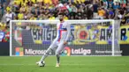 Bek Barcelona Gerard Pique mengumumkan akan gantung sepatu sebagai pemain sepak bola profesional. Laga melawan Almeria pada hari Minggu (6/11/2022) di Nou Camp merupakan pertandingan terakhirnya. (AFP/Cristina Quicler)
