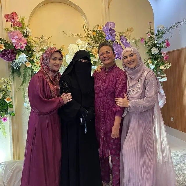 8 Potret Irish Bella Gelar Pengajian dan Tasyakuran di Rumah, Penuh Haru