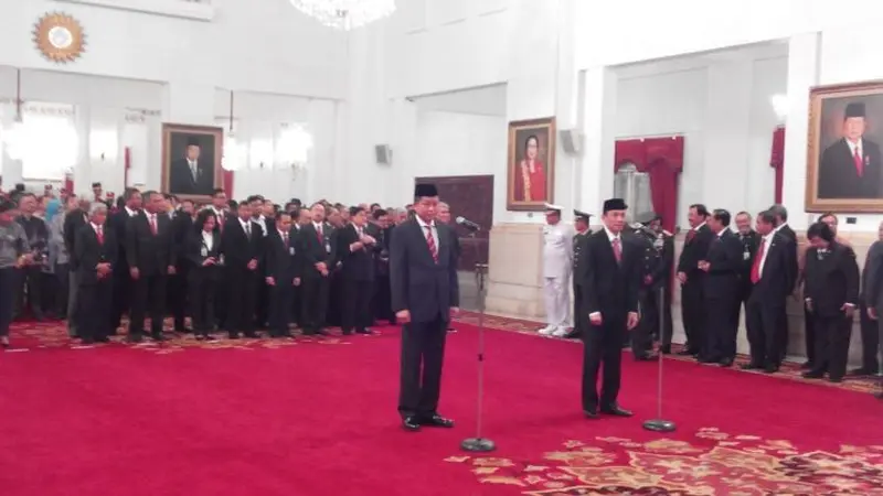 Ignasius Jonan dan Arcandra Tahar dilantik menjadi Menteri ESDM dan Wakil Menteri ESDM di istana Negara, Jakarta, Jumat (14/10/2016). 