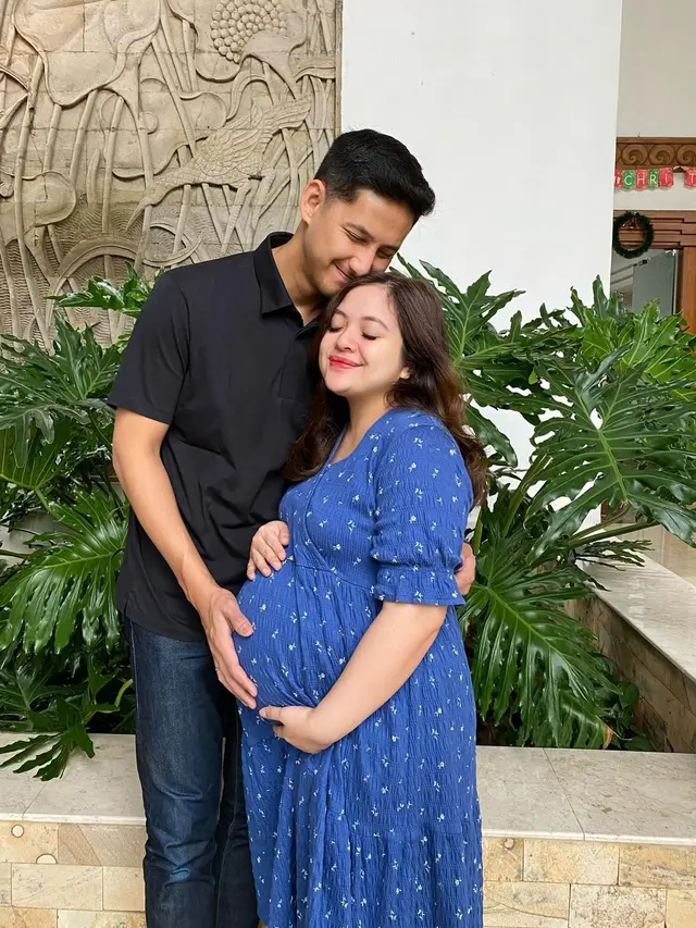 6 Pemotretan Keluarga Terbaru Tasya Kamila yang Kini Bersama Dua Buah Hati
