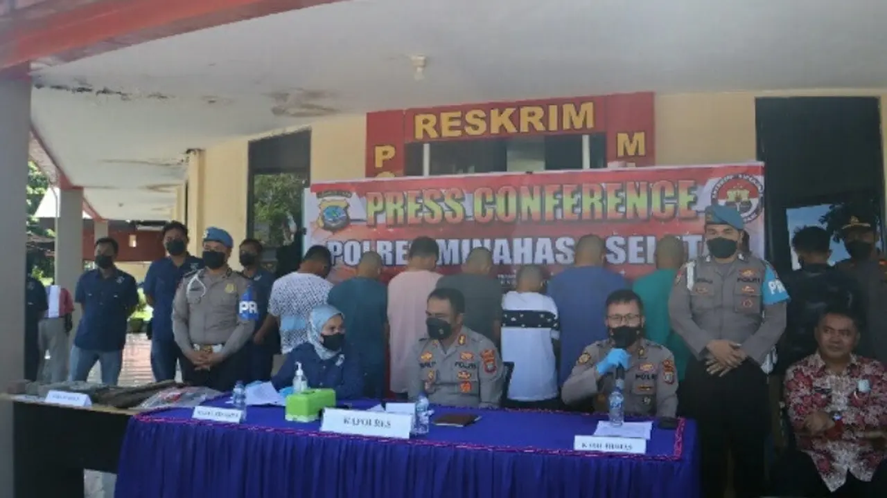 Polisi mengungkap kasus pengeroyokan di Minahasa Selatan.