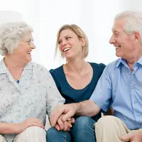 Ilustrasi kakek dan nenek (Shutterstock)