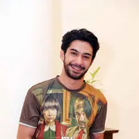 Reza Rahadian pun merasa tersanjung atas pujian Ahok, apalagi yang memuji dirinya adalah orang nomor satu di ibukota Jakarta. (Nurwahyunan/Bintang.com)