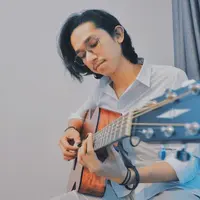 Sajikan lirik romantis, berikut lirik lagu Dulu dari Adrian Setiawan.