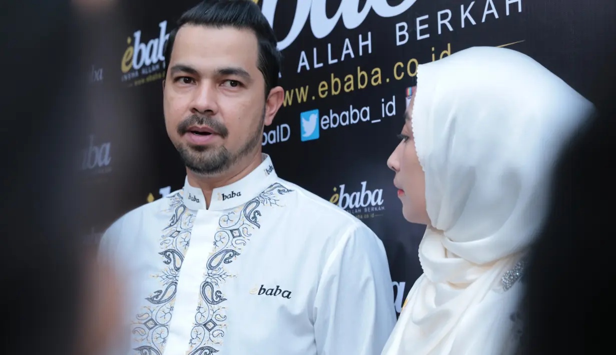 Pria 40 tahun ini mengaku untuk pertama kalinya menjadi brand ambassador situs jualan muslim. Harapannya, bisa berdampak pada bisnis yang dirintis bersama dengan keluarganya. (Adrian Putra/Bintang.com)