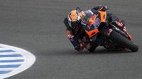 Pembalap KTM Jack Miller menjadi yang tercepat pada FP2 MotoGP Prancis yang berlangsung di sirkuit Le Mans (AFP)